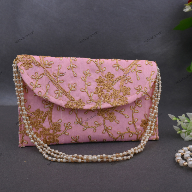 BRAND NEW Light Soft Pink Quilted Crossbody Purse Bag | Pink quilts, Purses  crossbody, Soft pink