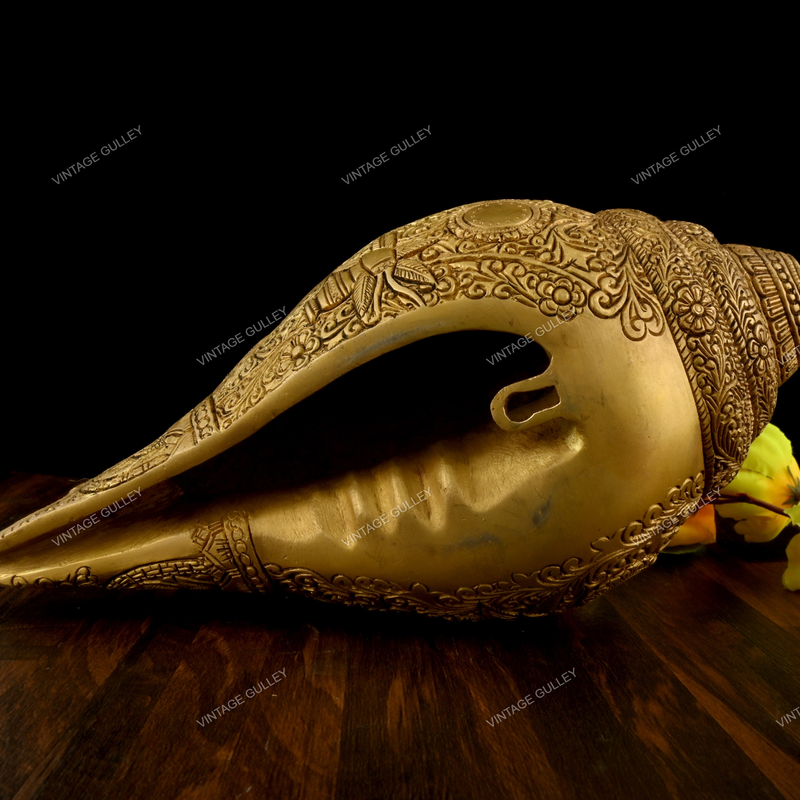 Brass Vishnu Carving Shankh Showpiece, Brass Conch for Temple