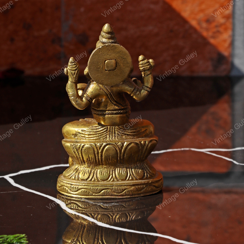 Brass Ganesha on Paoti