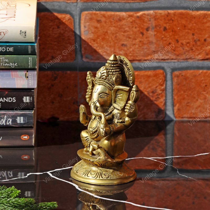Brass Ganesha on Oval Paoti