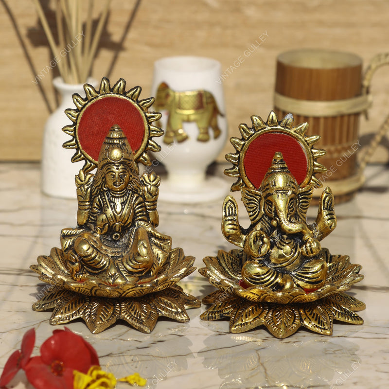 Metal Laxmi Ganesha Sitting On Kamal